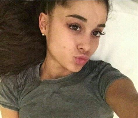 ari no makeup|Ariana Grande Just Posted Some Makeup